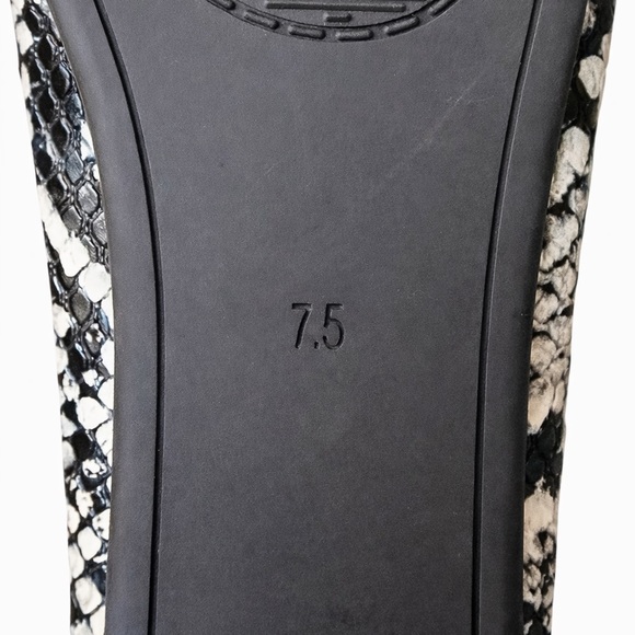 NWOT Snake Print Pointed Toe Ballet Flats Neutral Python Pattern Size 7.5 - Picture 8 of 9